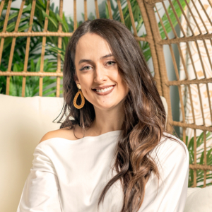 Tracey Knows, Psychotherapist and Life Coach, Licensed Professional Counselor Associate in Tysons Corner, VA 