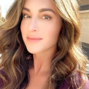 Leslie Bow