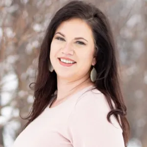 Laura Brassie, MA, LPC, ACS, EMDR Certified Therapist, Licensed Professional Counselor in Thornton, CO 
