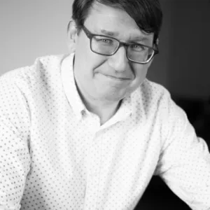 Dr. nigel Kennedy, mbbs phd