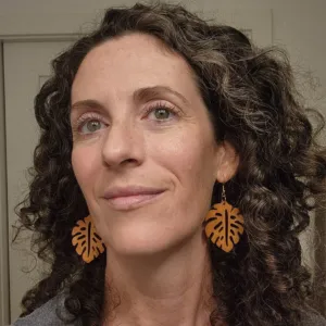 Linsay Preston, LMHC, LPCC, Counselor  in California 