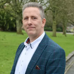 Neil Jeffery, BA Hons, GQHP, Cert Hyp-EMDR, GHR, CNHC, Hypnotherapist in Plymouth, LA 