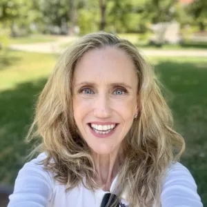 Celia Campos Beuter, Ma, CAGS, LMHC, NCC, Licensed Clinical Mental Health Counselor  in Massachusetts 