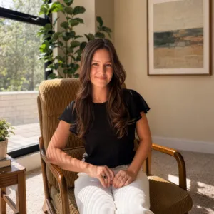 Avery Beall, , Licensed Professional Counselor Candidate in Chicago, IL 60613