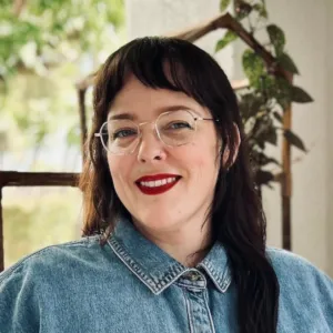 Sarah jane Thomas