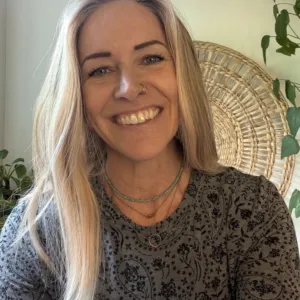 Sara Hunter, MA, LPC, LMHC, Licensed Mental Health Counselor  in Washington 