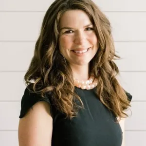Dr. sarah Cairns