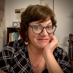 Karalyn Violeta, LCSW, Licensed Clinical Social Worker in Brooklyn, NY 