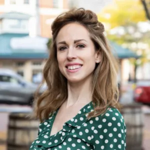 Louise Dinsmore, LMHC, ATR, Art Therapist in Danvers, MA 