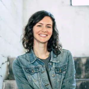 Nicole Armour