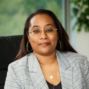 Dr. tonya Hucks-bradshaw