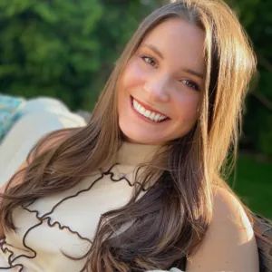 Sara Fox