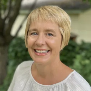 Carolyn Disch, LICSW, Clinical Social Worker  in Bloomington, MN 