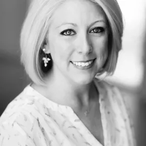 Amber Dalzell, LCPC, ATR-BC, ATCS, Art Therapist in Overland Park, KS 