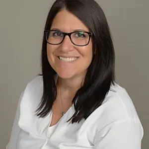 Dr. leah Shavalier