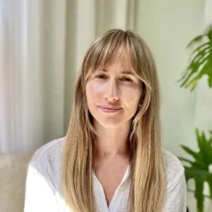 Madison Oie, , Associate Marriage & Family Therapist  in California 