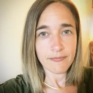Gabrielle Albright, MSW, CSWA, Therapist  in Oregon 
