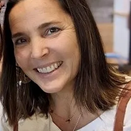 Lara Long