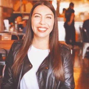 Elle Hennessee, LMFT#126090, Licensed Marriage & Family Therapist  in California 