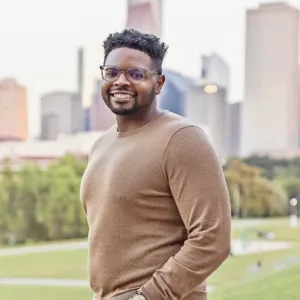 Dr. justyn Smith