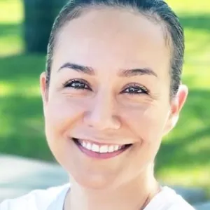 Alejandra Tapia, LCSW, Licensed Clinical Social Worker in Lakewood, CA 