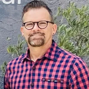 Brandon Burton, MFA, LCSW, Clinical Social Worker   in California 