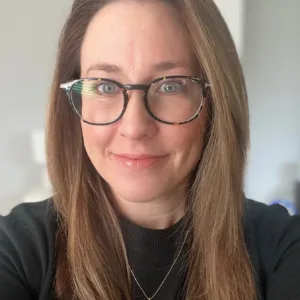 Mo Laschen, MA, LPCC, Therapist in Edina, MN 