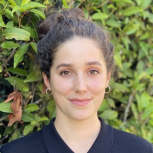 Izy Leighton, MA, Associate Marriage & Family Therapist in Portland, OR 