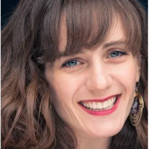 Julia Curran, BA, MFA, MSW, Associate Clinical Social Worker in Burbank, CA 