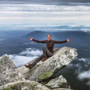 Becky Robbins, MA, LMHC, CEAT, CYT, CET, Creative Art Therapist in Seattle, WA 98115