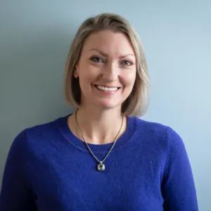 Dr. caitlin Lowry