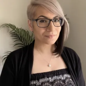 Ivy Burgo, PsyD, LPC, NCC, HSP, Psychologist in Chicago, IL 
