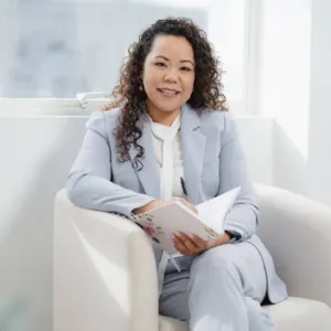 Dr. ana Mena