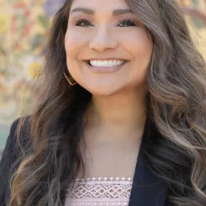Dr. reena Becerra