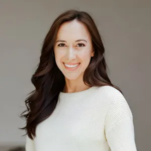 Ariana Freshour