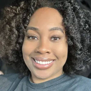 Derria Davis