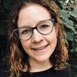 Amanda Antenucci, LCSW, MAC (serving OR & WA)  EMDR Certified, Licensed Clinical Social Worker in Portland, OR 