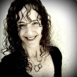 Laura Tracey