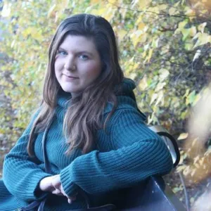 Kirsten "kiki" Byrnes