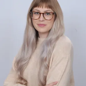 Emma Schneider, 144938, Associate Marriage & Family Therapist in Woodland Hills, CA 