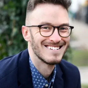 Jordan Tivers, LCSW, CGP, Licensed Clinical Social Worker in Chicago, IL 60613