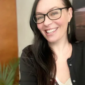 Lindsey Yochum, LMFT, Licensed Marriage & Family Therapist in Sacramento, CA 