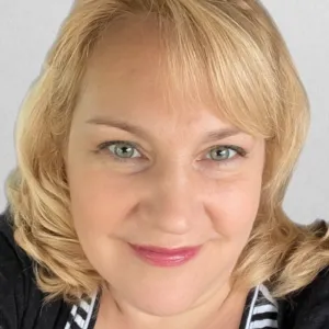Danelle King