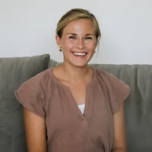 Caroline Horton