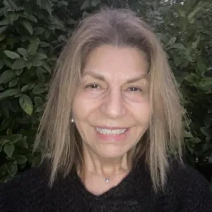Nasrin Farr