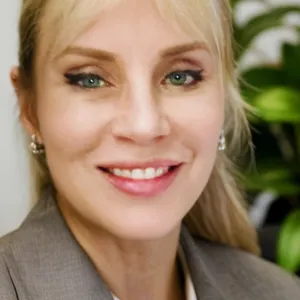 Alexandra De castro basto