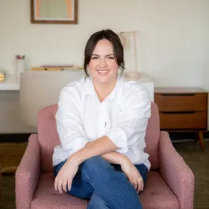 Stevie Olson-Spiegel, LCSW, Licensed Clinical Social Worker in Praire Village, KS 