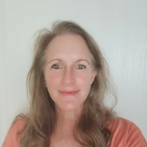 Amy Hooper