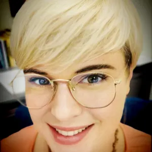 Dr. larkin Hoyt