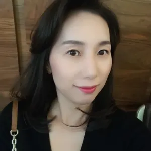 Clara Lee